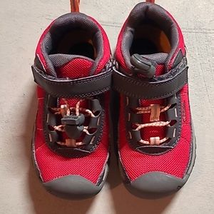 Keen pink Toddler hiking shoes